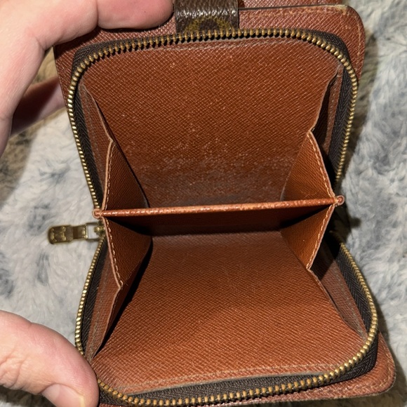 Men’s or Women’s Louis Vuitton Compact Zippe Wallet Monogram Canvas! Preloved - Picture 8 of 13